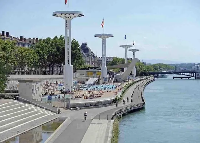 Le Rhone A Vos Pieds, Bellecour A Quelques Pas